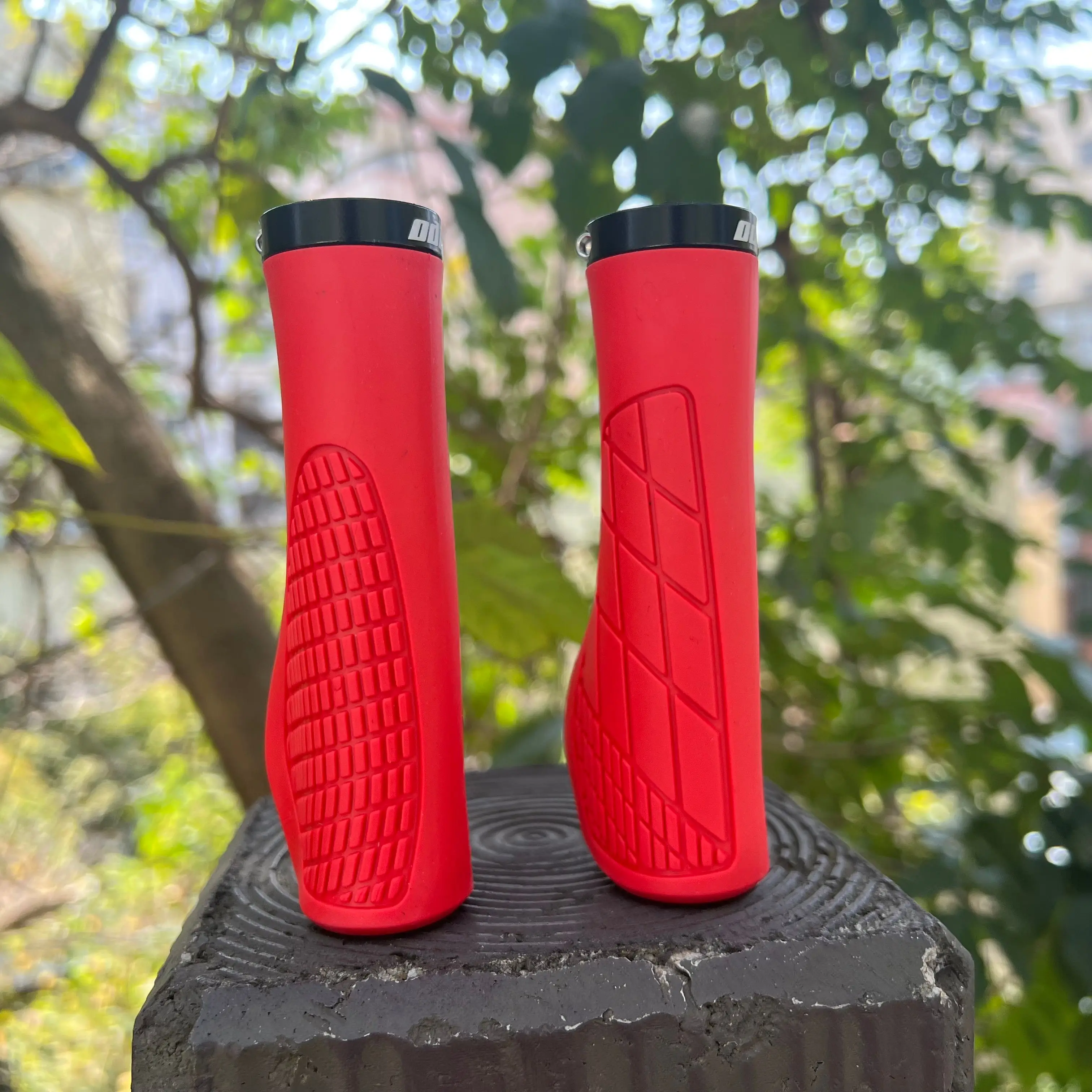 ODI MTB Fahrradgriffe, stoßfeste Fahrradlenkerabdeckung, rutschfeste, abschließbare Griffe, ergonomische Radfahren-Gummiballgriffe – Detail 13