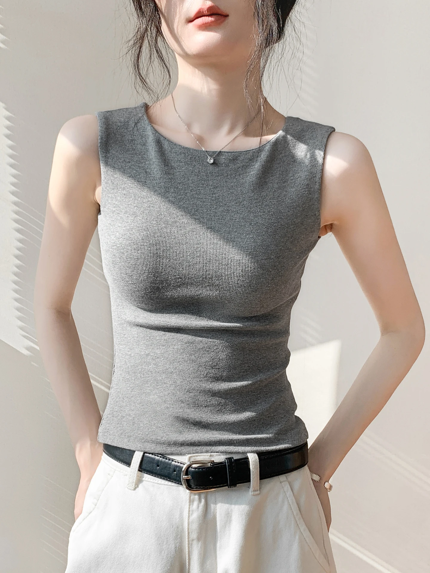 

Женский повседневный топ Slim Fit с круглым вырезом, новинка Весна 2026, базовая майка-поддевка, дышащая, однотонная