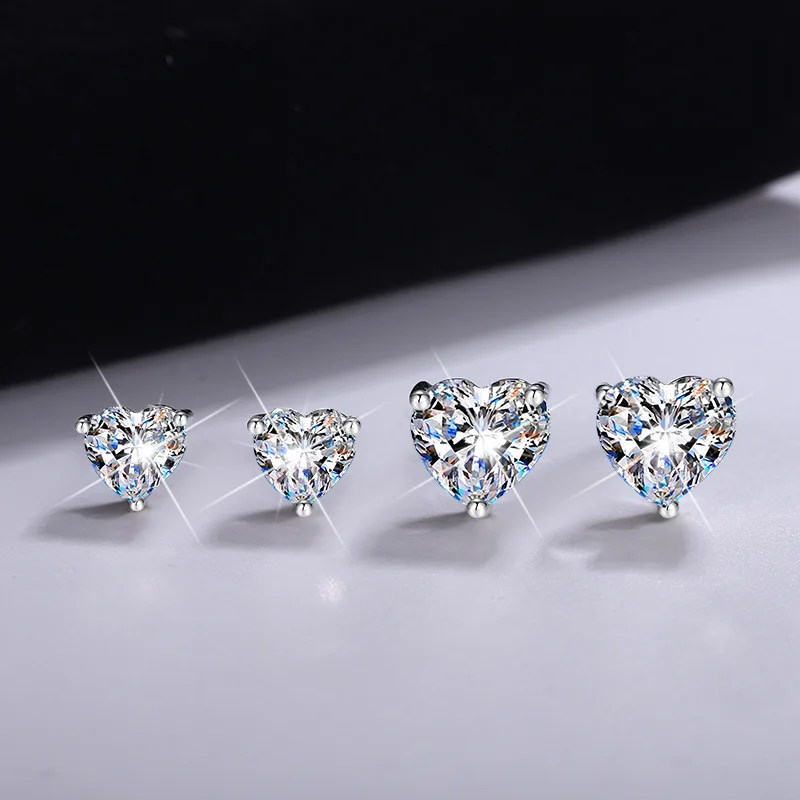 1Pair S925 Sterling Silver Claw Moissanite Bling Ice Out Hip Hop Heart Stud Earrings for Men Women Unisex Rapper Jewelry