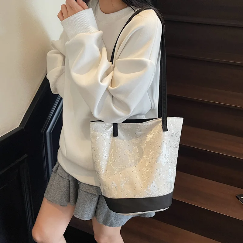 

Trendy Bucket Shoulder Bag Summer Color Block Butterfly Studs Elegant Hand Bags for Women Waterproof