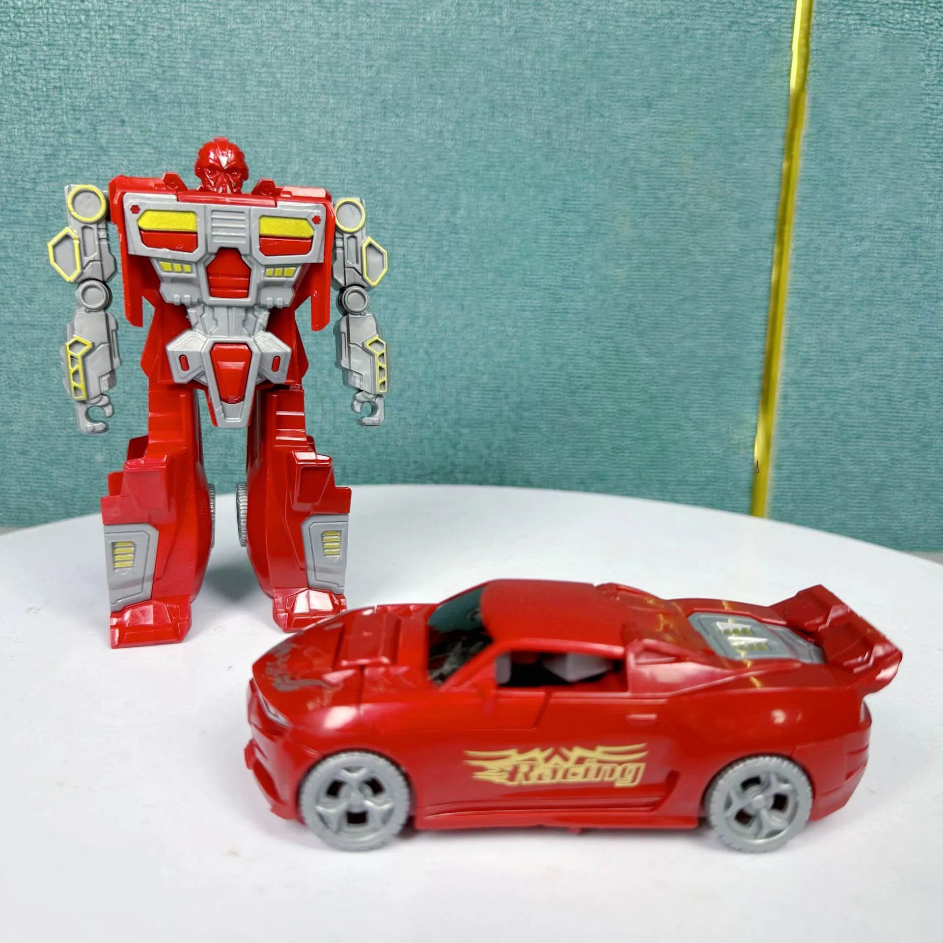 Giocattoli robot per auto trasformatore per bambini 2 in 1 Cool Transformer Robot Car Ragazzi Giocattoli educativi Decorazione del desktop Regalo