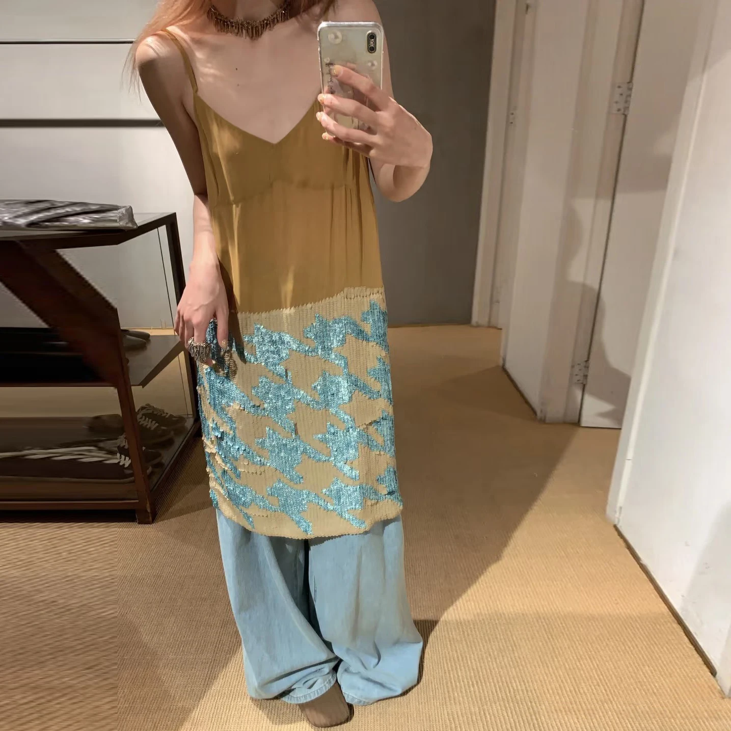 

Handmade Heavy Work Rich Gold Sequin Embroidery Retro Faionable Town Cabinet Art Treasure ter Dr Women's Silk Top