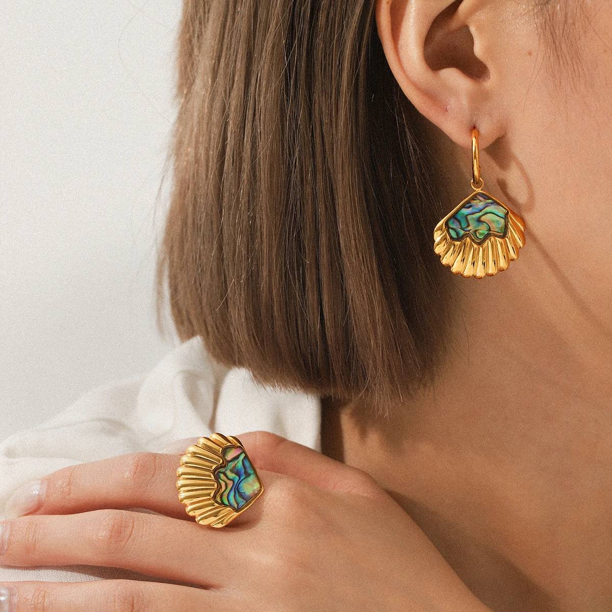 18K vergoldetes Abalone-Muschel-Schmuckset für Damen, Edelstahl-Muschel-Creolen, verstellbarer Ring, Sommer-Strandschmuck – Detail 2