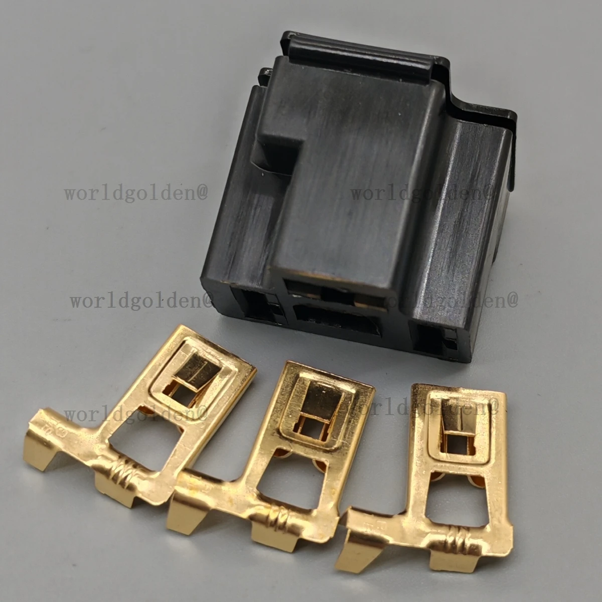 H4 Lamp Socket Connector Plug for Universal Vehicles, used for vehicle headlight harness assembly and daily maintenance