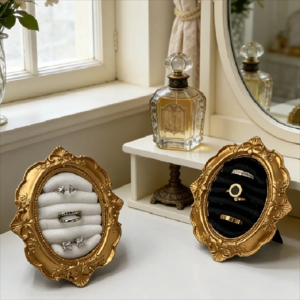 

Vintage Gold Ring Display Stand Velvet Organizer Photo Frame Suede Earring Tray Baroque Design Exquisite Jewelry Display Rack