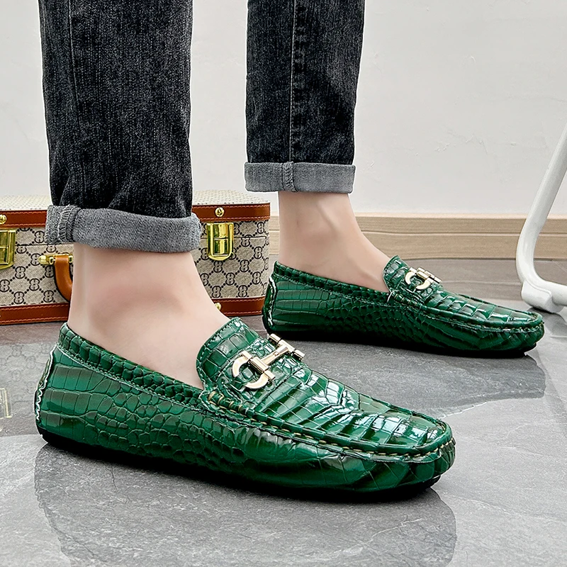 High Quality Patent Leather Men\'s Casual Shoes Brand Driving Shoes Male Crocodile Pattern Loafers For Men Moccasin Flat Shoes