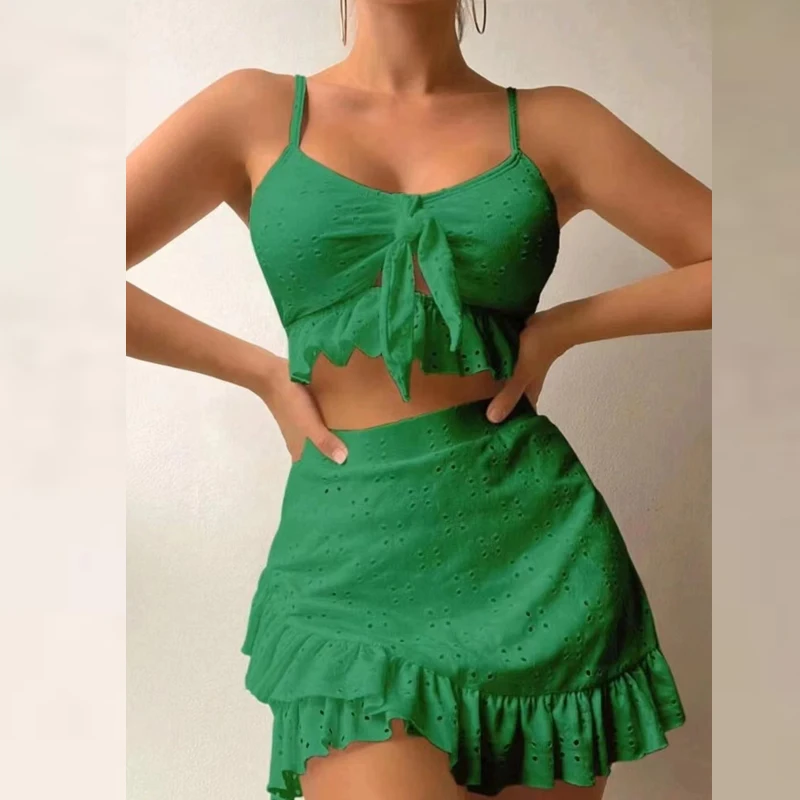Dames été à lacets trois pièces maillot de bain Sexy couverture en dentelle string Micro avec volants jupes ensemble femmes 2025 couleur unie Bikini ensemble