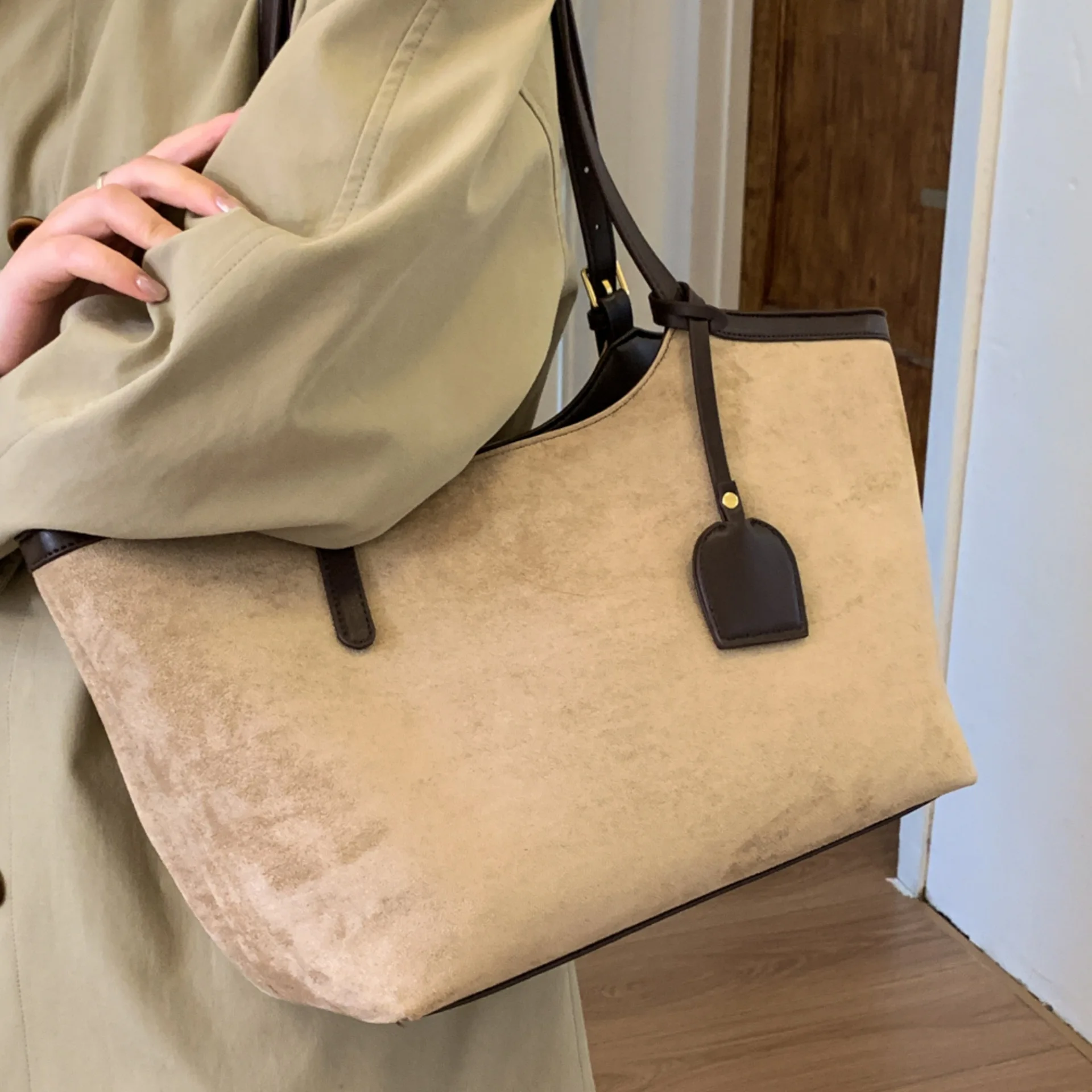 حقيبة كتف واسعة لخريف وشتاء 2025، محفظة بمقبض علوي بسيط للنساء، حقيبة كروس عصرية للركاب، متعددة الاستخدامات #3