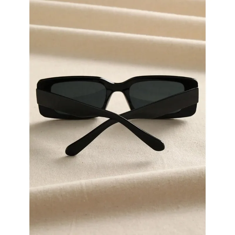 1 PCs Unisex Black Plastic Square Fashion Sunglasses Beach Play And Daily Photography Glasses view 3