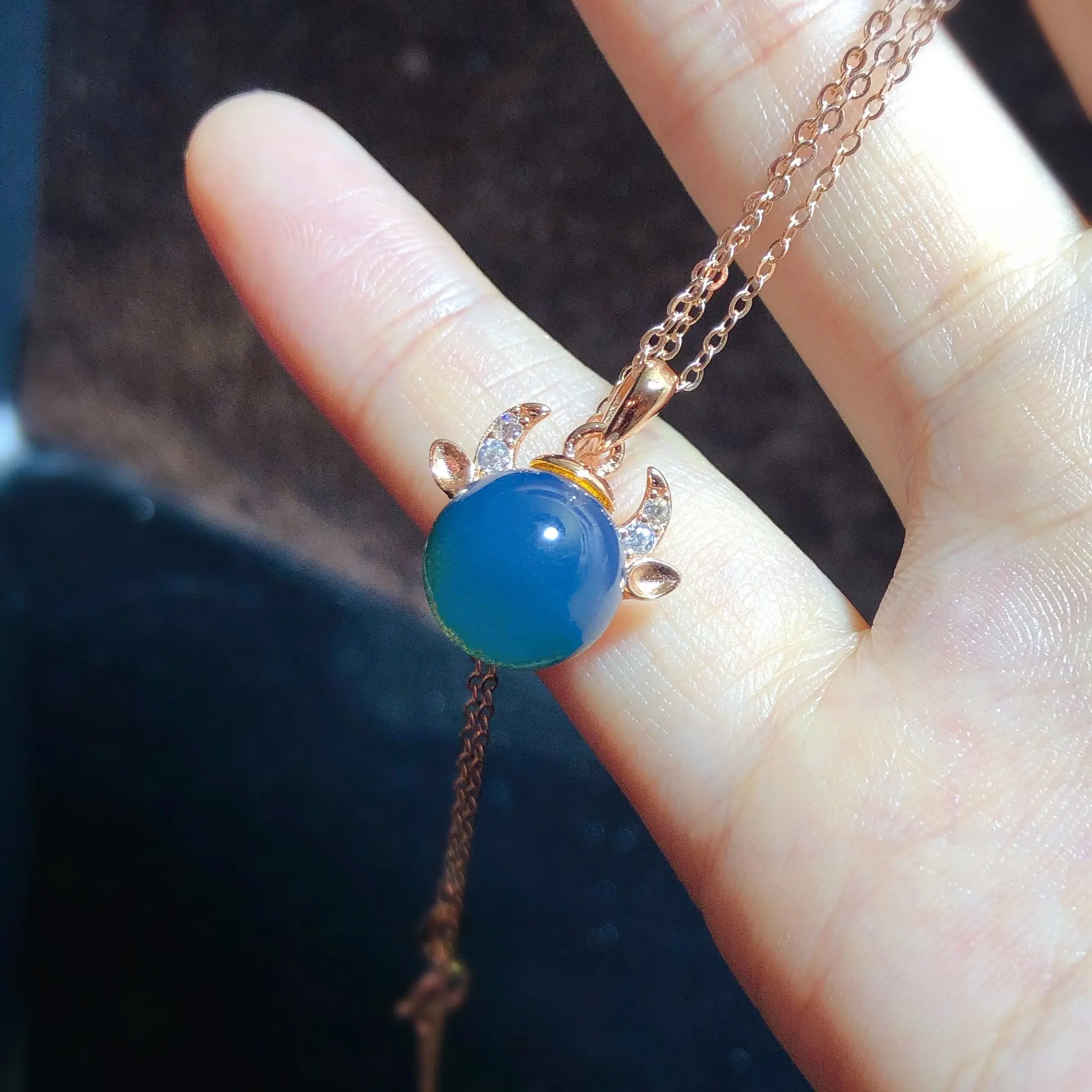 pendentif-rond-en-ambre-bleu-naturel-changeant-de-couleur-de-10-mm-cadeau-d'anniversaire-pour-les-femmes