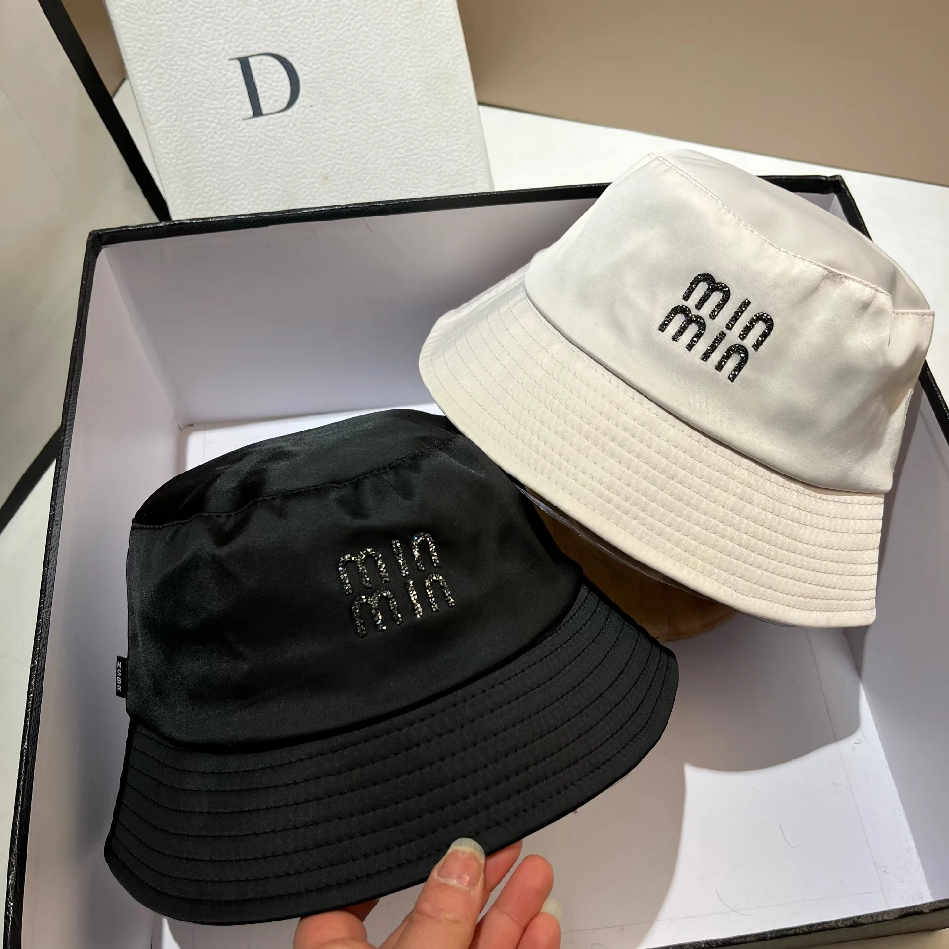 

Атласная глянцевая панама из блестящего ацетата, модная шляпа для женщин, элегантная уличная осенне-зимняя дорожная повседневная универсальная шляпа