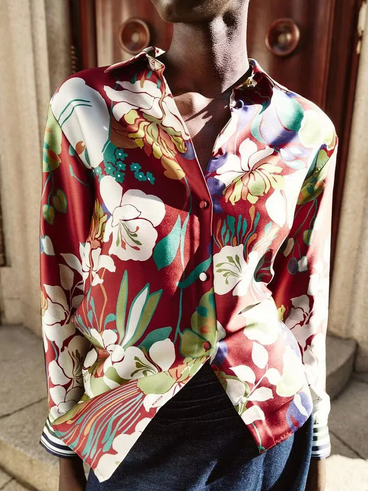 

Весна 2026: Новинка! Элитная женская блузка из шелкового атласа с длинным рукавом, отложным воротником и цветочным принтом. Премиум-мода.