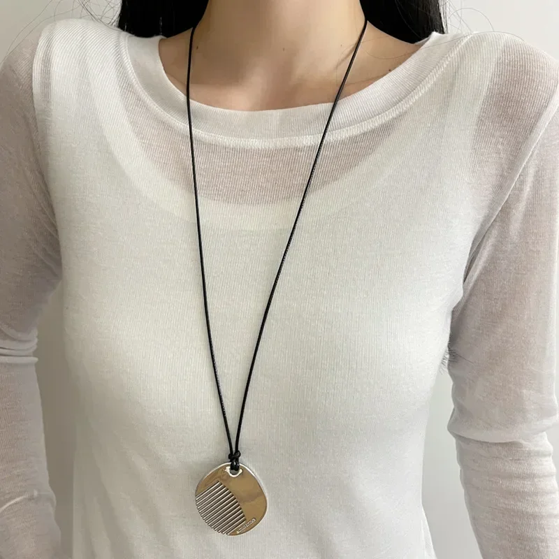Bijoux modernes personnalité cordon chaîne peigne pendentif collier pour femmes fille 2025 tendance nouvelle offre spéciale Design accessoires