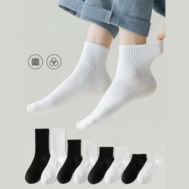 

Black and White Cotton Solid Color Sports Socks for Men and Women, Boat, Short, Medium and High Socks, Suitable for All Seasons