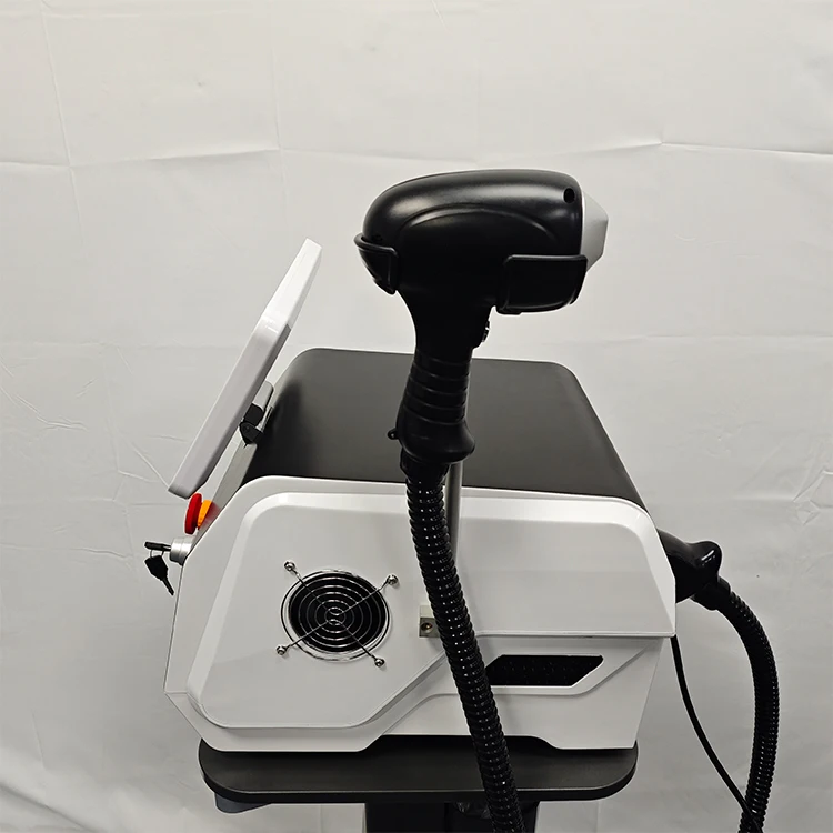 Triple Wavelength 808 Nm Laser Diode 3 Waves 755nm 808nm 1064nm Laser Hair Removal Machine