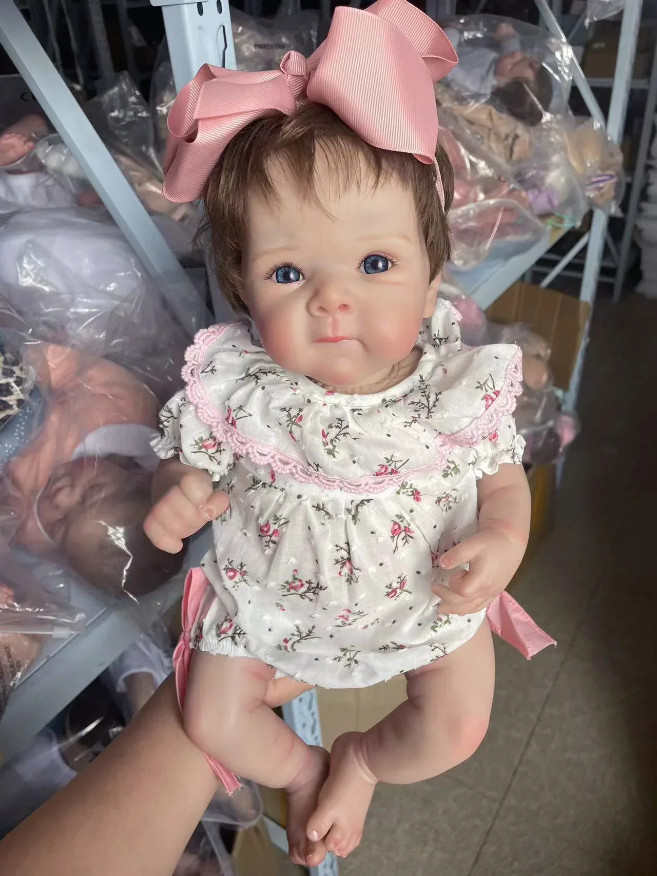 베티 18인치 신생아 리본 인형 실물 같은 부드러운 촉감의 포근한 아기 다층 페인팅 3D 피부와 눈에 띄는 정맥