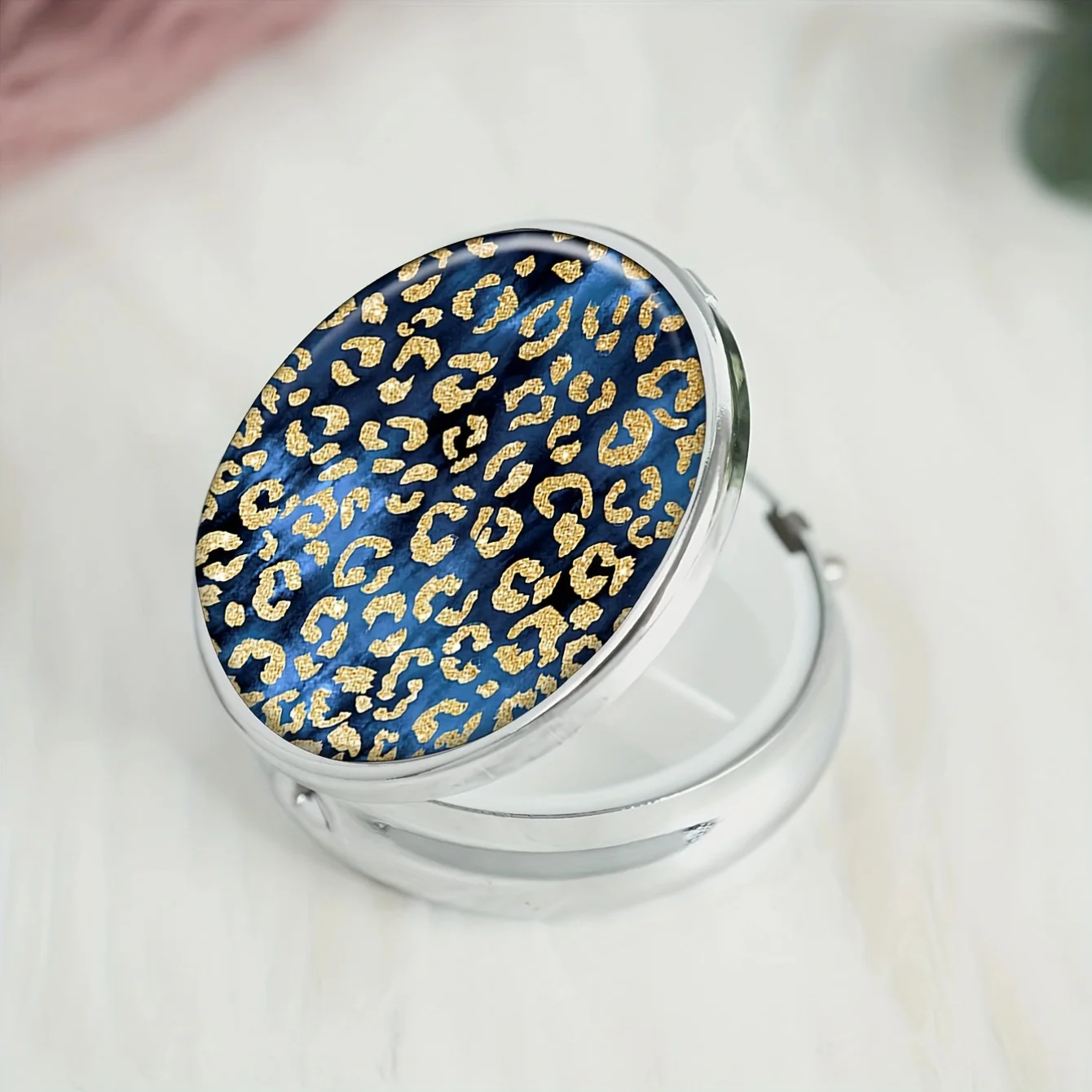 Leopard Portable Pill Kit - Round 3-grid drug tissue box,pocket-sized decorative tablet container,travel and daily use