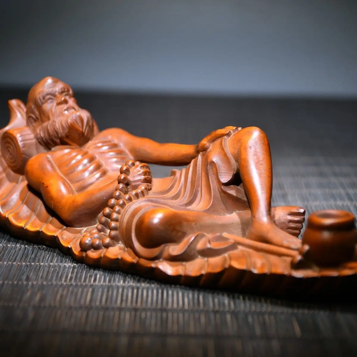 Hand Carved Wood A leaf crosses the river to reach the buddha Statue Figurine Desktop Ornaments Home Decoration