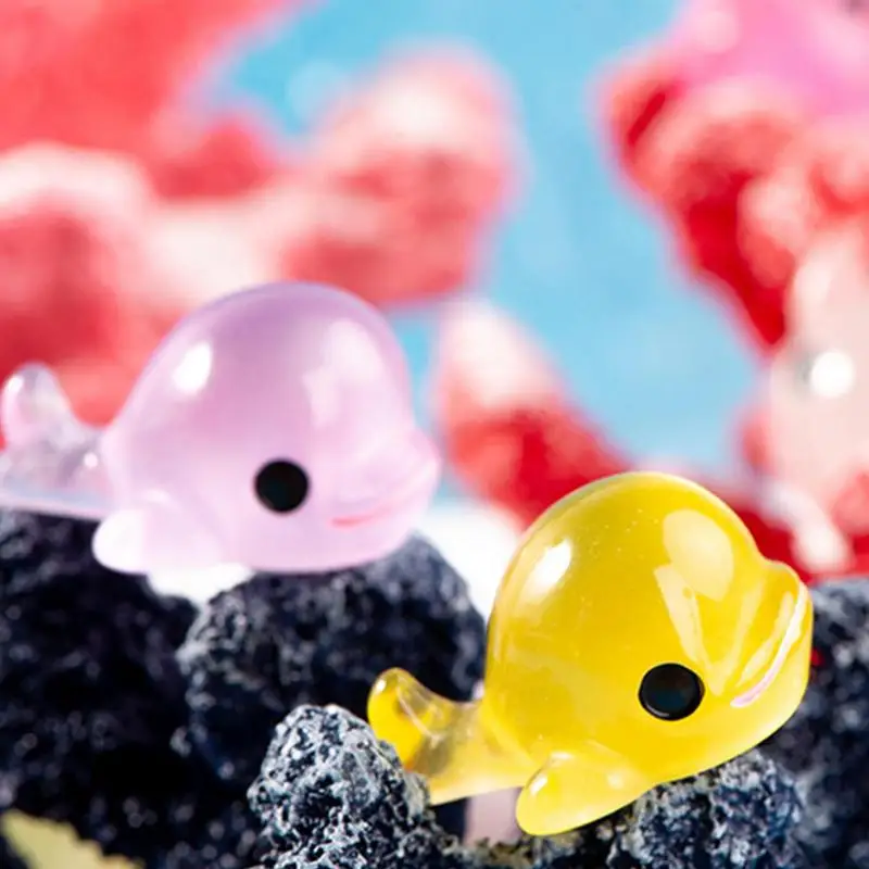 Pequenas estatuetas de golfinho que brilham na noite, animais de resina, estátuas de animais para aquário, acessórios de jardim em miniatura ao ar livre