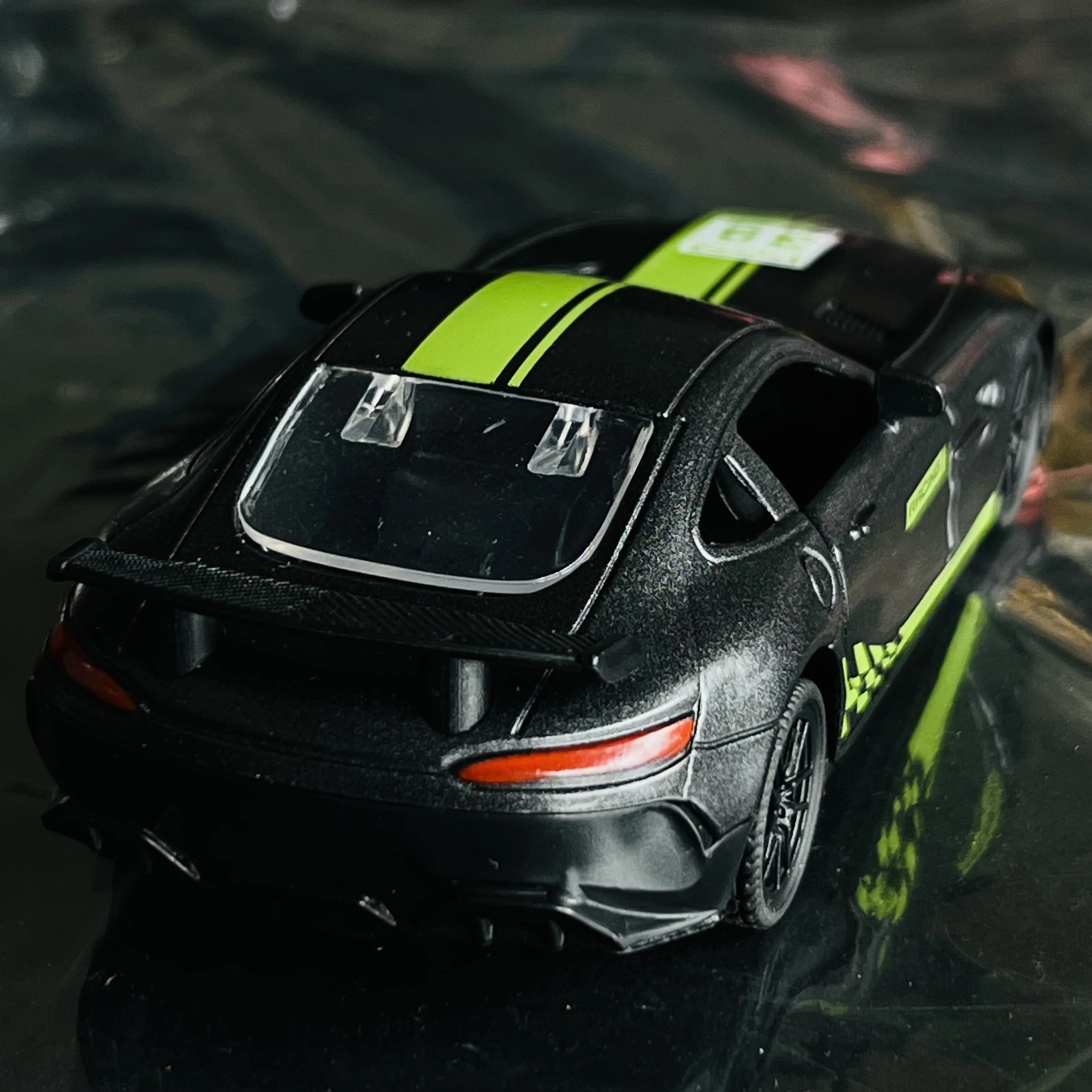Simulated alloy car model, children\'s toy, door opening car model, gift, sports car, cake decoration ornament