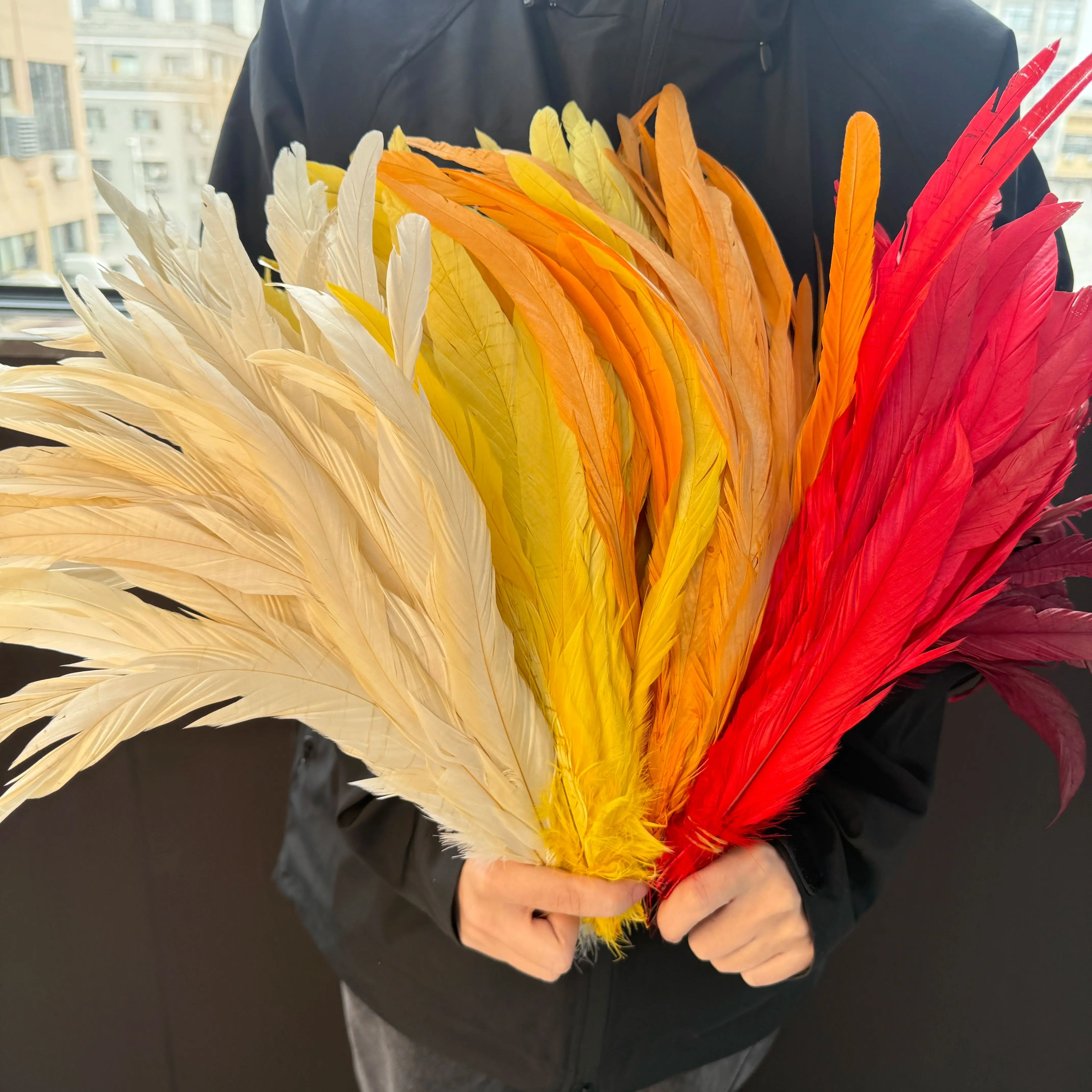 

Wholesale 1200pcs Natural Rooster Tail Feathers 35-40cm Plumes DIY Cock Clothing Accessories Party Carnival Headwear Decoration