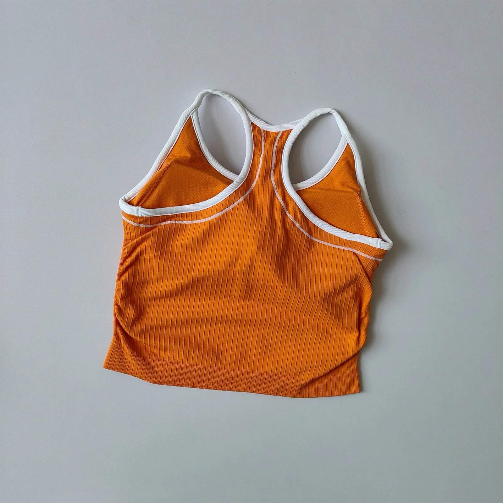 Damen Color-Block-Träger-Sporttop, Taillenformendes Yoga-Pilates-Fitness-BH mit eingebauten Polstern – Detail 16