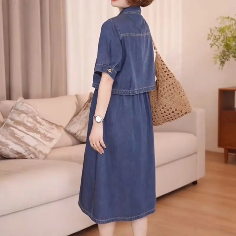 

Высококачественное модное повседневное джинсовое платье фиксированного цвета, новинка 2025, большое размерное мясное и тонкое искусственное двухсекционное платье большого размера