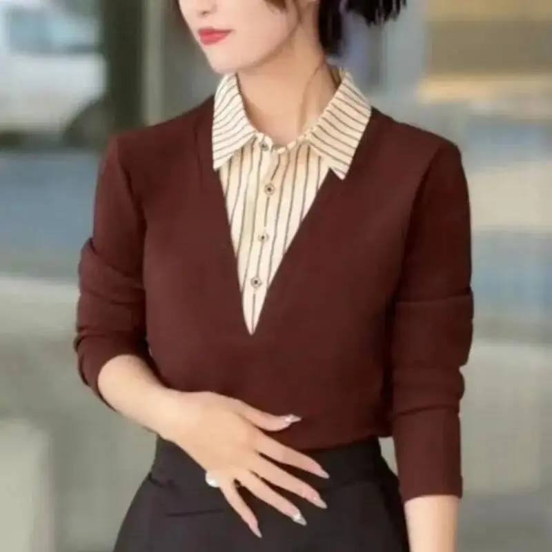 เสื้อเชิ้ตผู้หญิงแฟชั่นฤดูใบไม้ผลิและฤดูใบไม้ร่วง คอปกโปโล แต่งลายทาง ดีไซน์สองชิ้นหลอกๆ สไตล์เรียบหรู แขนยาว ทรงหลวม