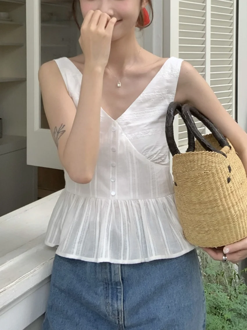 Estrangeiro kitty branco blusas ajustáveis fino-ajuste chique feminino novo decote em v 2025 florais mujer novo doce verão outwear diário suave