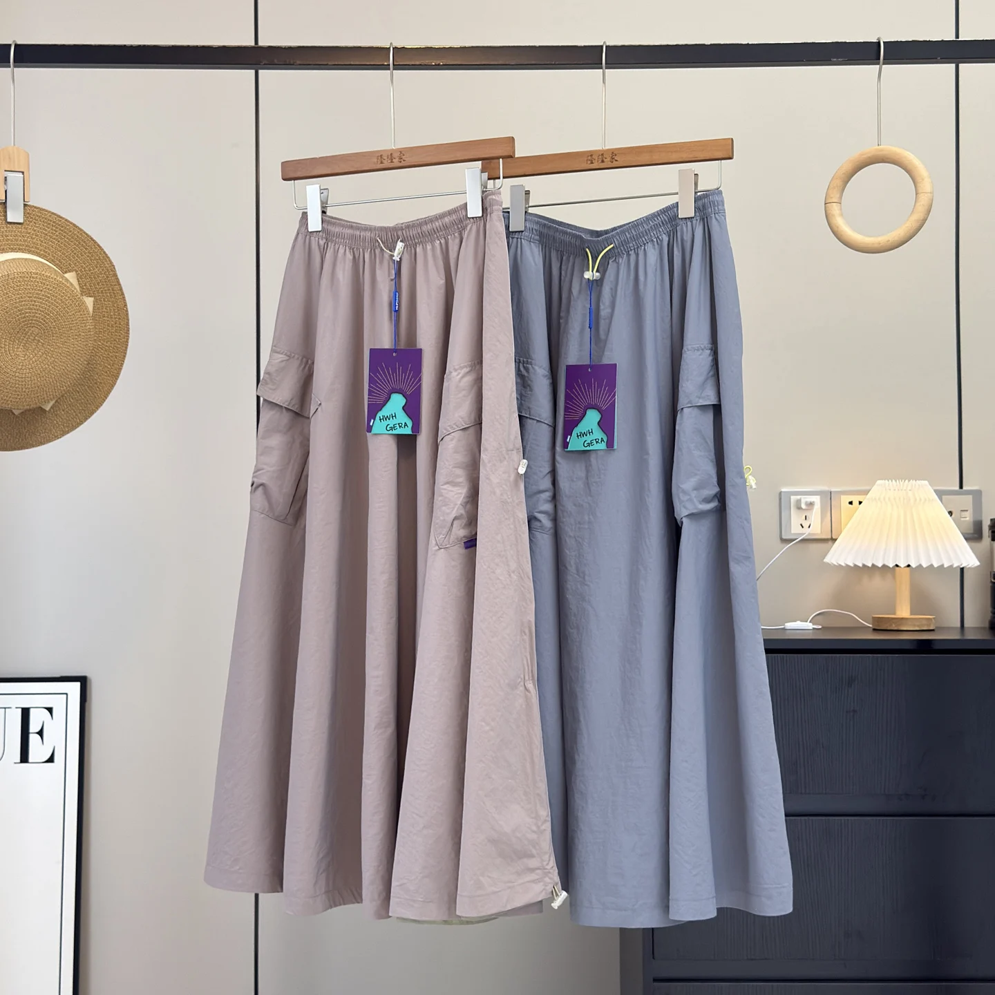 

Outdoor Women's High Waist Lightweight Midi Skirt Elastic Waisand ket Design Slimming A-Line Skirt for Hiking