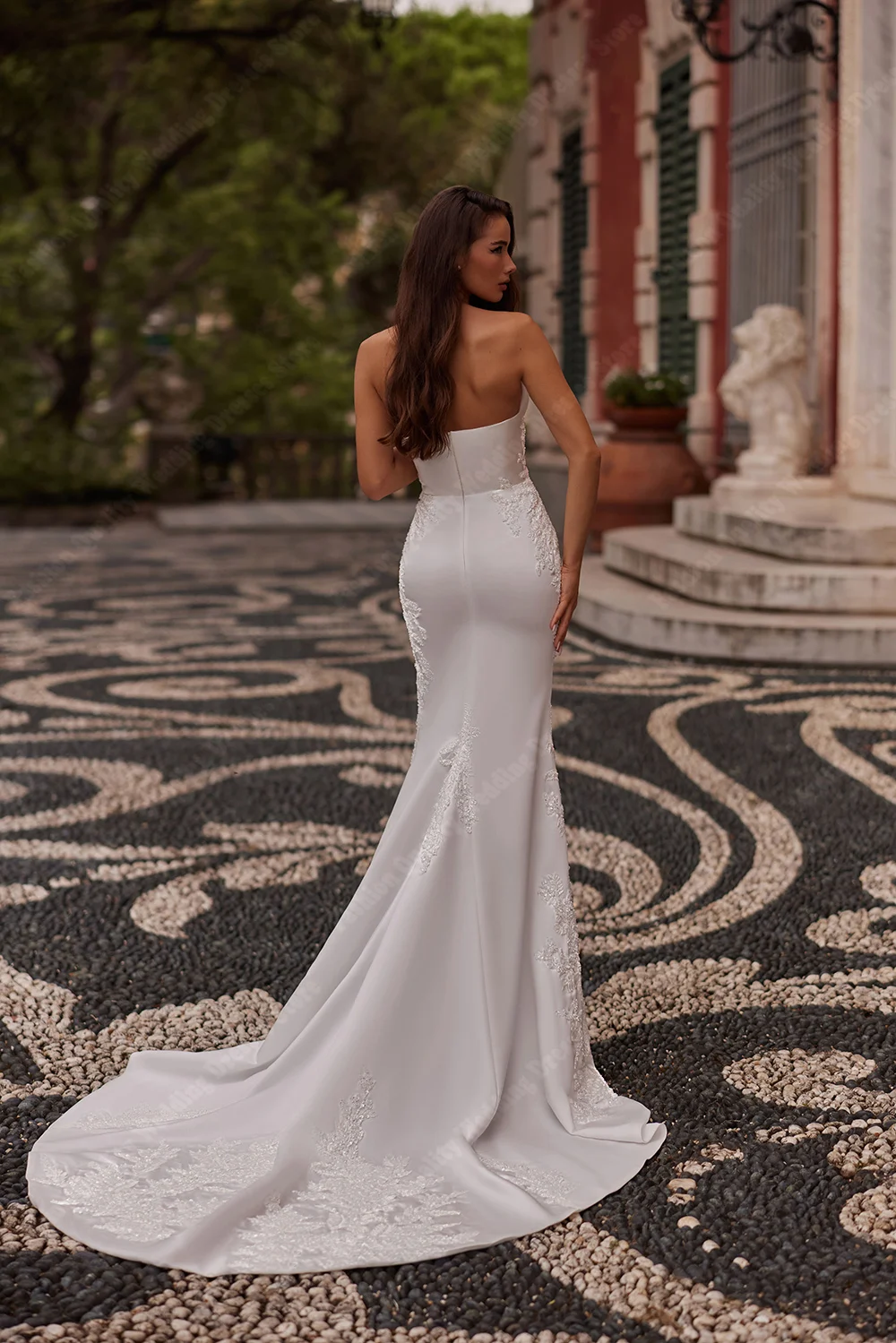 Abiti da sposa da donna sexy con sirena senza schienale Abiti da sposa eleganti con spacco alto Banchetto che lava il pavimento Vestido De Novia personalizzato 2026