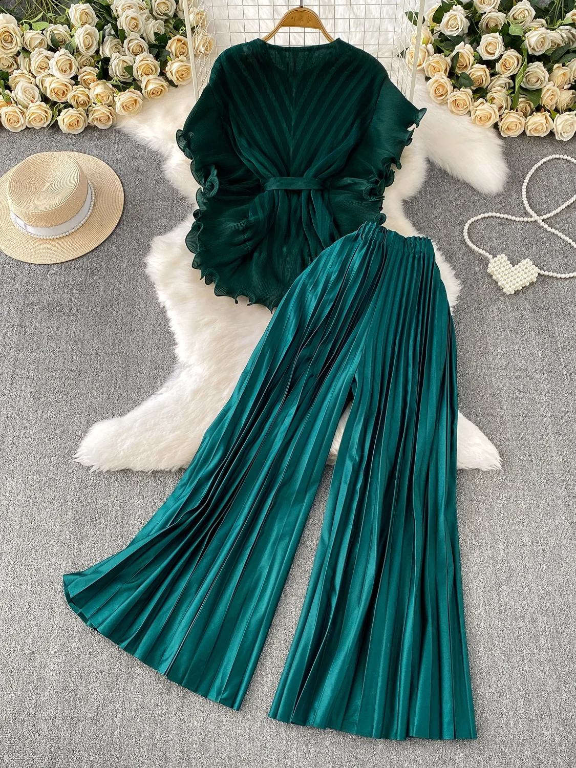 

Высококачественный модный комплект из 2 предметов с деревянным круглым топом ort Sve Ne и плиссированными широкими брюками с высокой талией