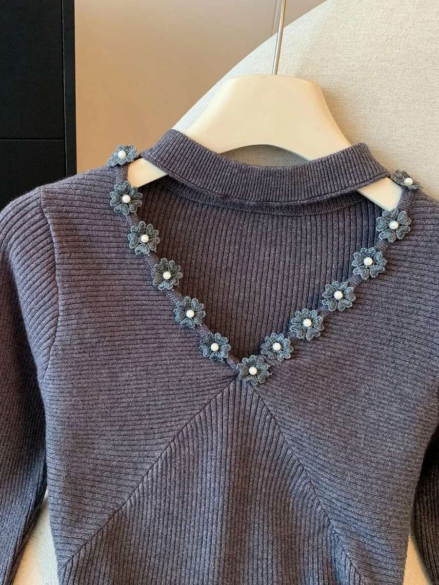 เสื้อไหมพรมถักสำหรับผู้หญิง ดีไซน์เว้าคอวี แขนยาว รุ่น Pure Desire Sle เหมาะสำหรับใส่เป็นเสื้อซับในในฤดูใบไม้ร่วงและฤดูหนาว ดีไซน์โดดเด่นไม่ซ้ำใคร