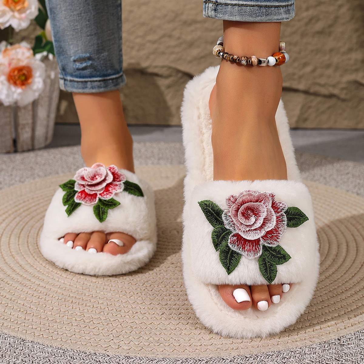 ローズフラワー刺繍ファー付きスライドサンダル レディース 2 - Embroidery Rose のレビューと価格