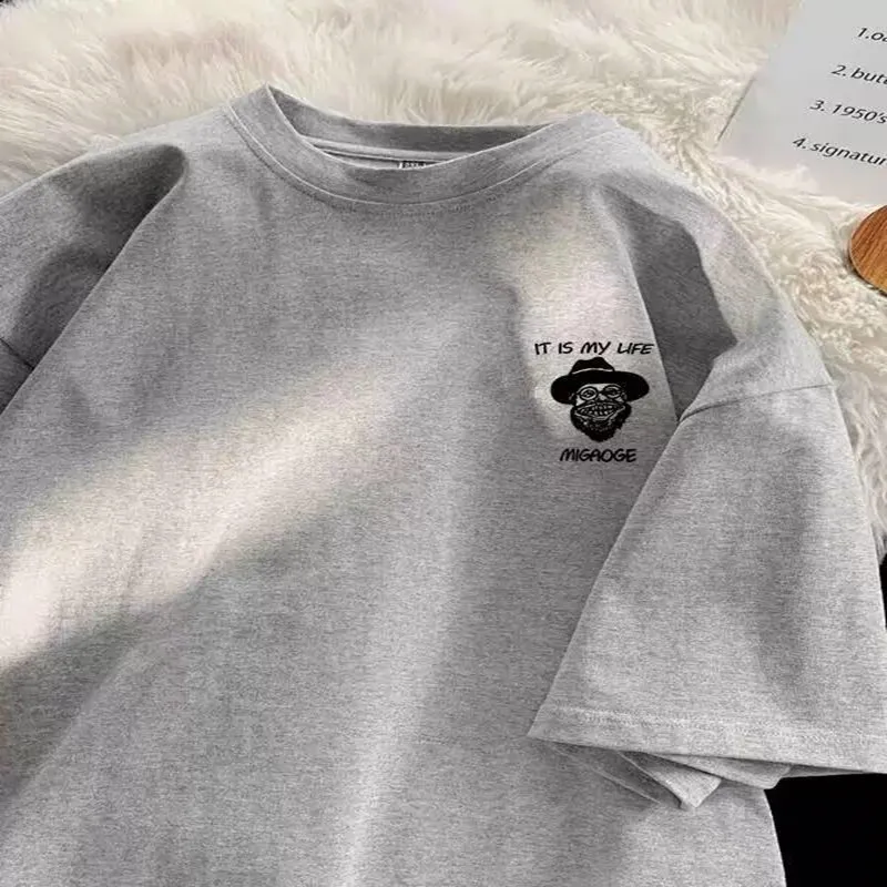 

Свободный крой, 100% хлопок, футболка, летняя, повседневная, универсальная, с круглым вырезом, модная, брендовая, молодежная, стильная.