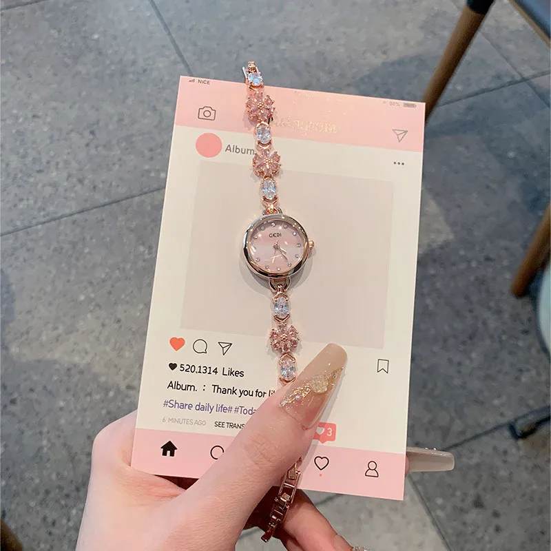 

2025 New Elegant Student Crystal Ladies Bracelet Watch Fashion Waterproof Personalized Quartz Watch Light Luxury Birthday Gift