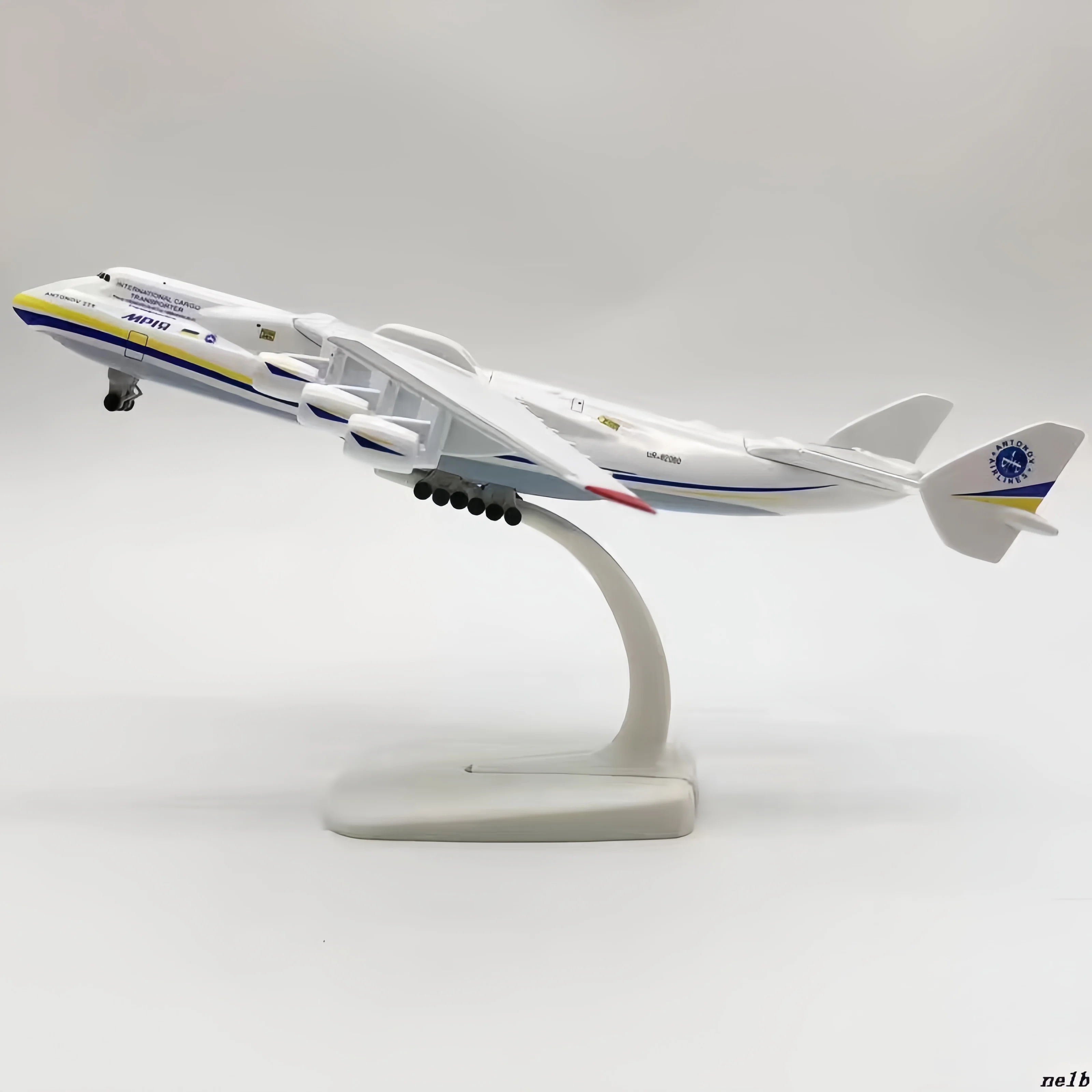 20 センチメートル An-225 大型輸送機モデル 1:200 アントノフ合金固体ウクライナ塗装スケールモデル装飾コレクション