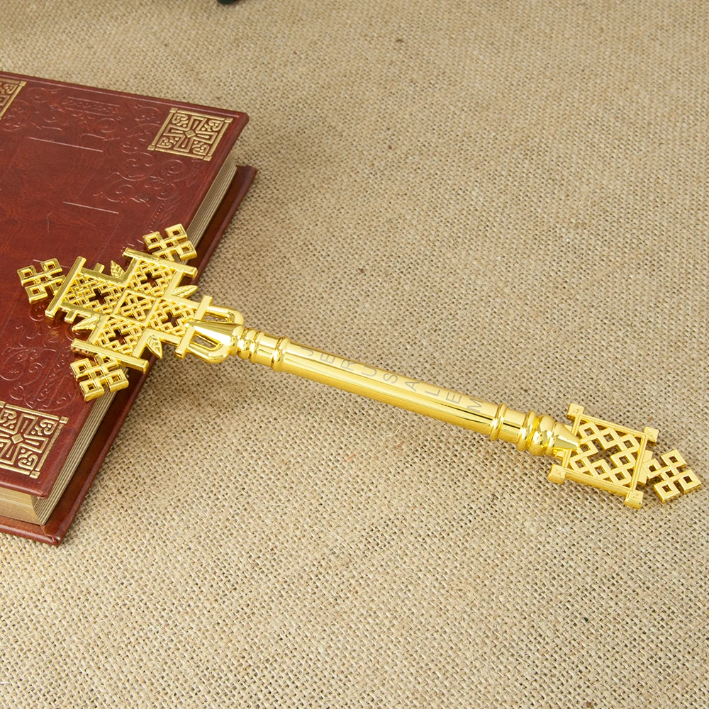 

Gold Plated Church Cross Religion Ritual Activity Supplier Small Jesus Handheld Cross Prayer Bishop Gift Blessing Cross