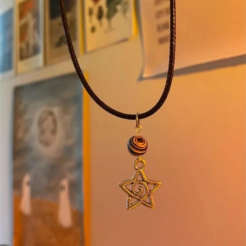 Personality Hip-hop Geometric Silver Color Vortex Five-pointed Star Pendant Necklace for Women Retro Collar Chain Jewelry Gifts