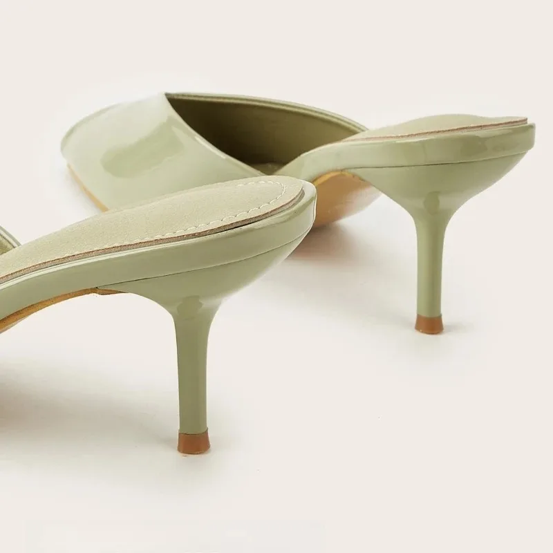 

Новинка 2023 года, женские ботильоны на высоком каблуке с украшением камелии, тонкие эластичные ботинки во французском стиле с острым носком, элегантные белые ботинки