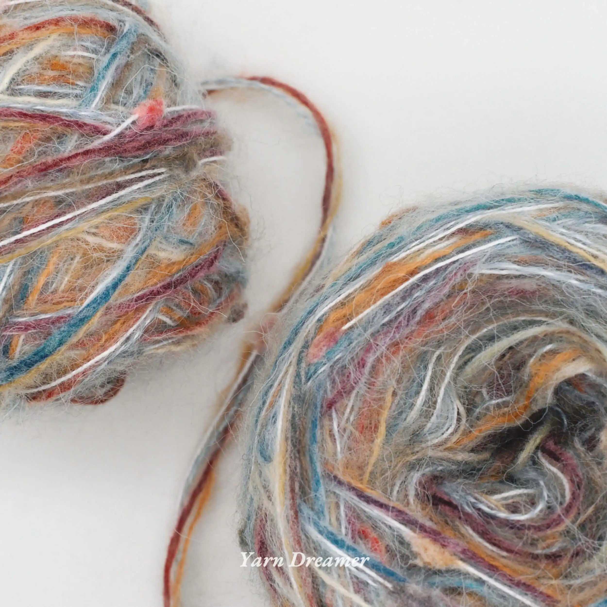 

Retro Variegated Knitting Yarn Retro Aesthetic Amigurumi Crochet Yarn in bulk Multicolor Fluffy Yarns for Crochet accessories