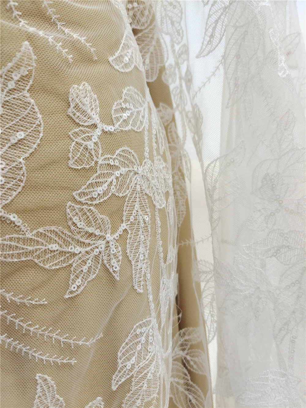 Luxury White Lace Fabric with Leaf and Flower Patterns for Bridal Wear, Veil, Wedding Dress, and Curtains