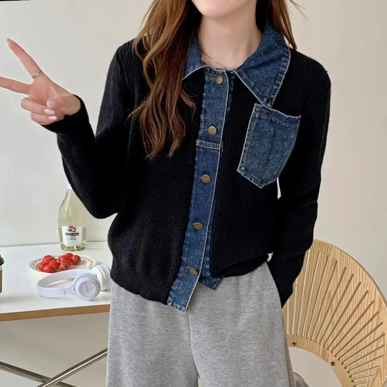 Small Spring Autumn Outerwears Female Jeans Coat Short Black Patchwork Crop Women\'s Denim Jackets Knitted 2024 New Collection In