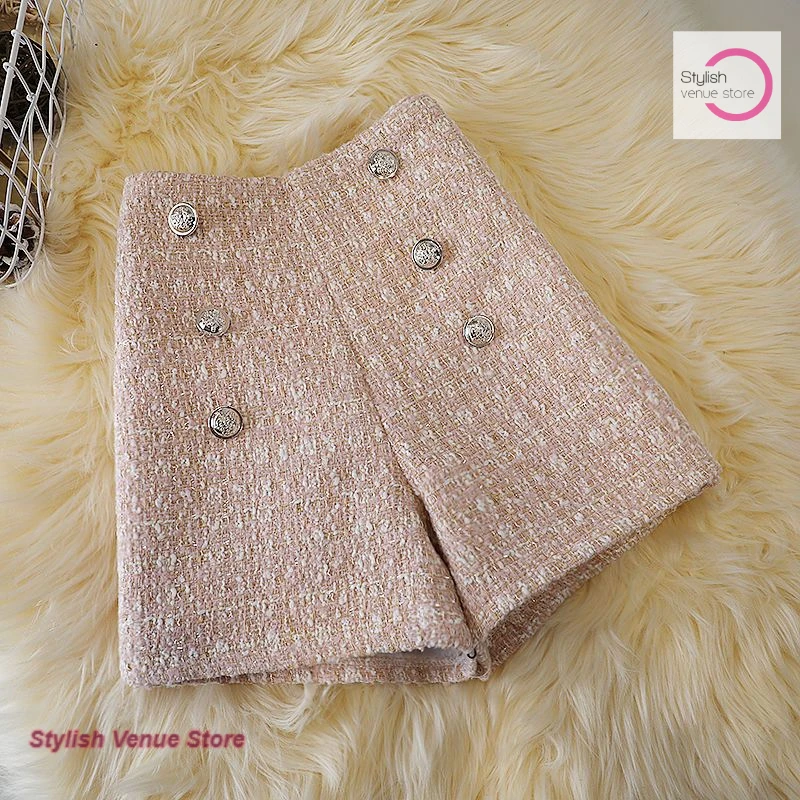 

French plaid wool short wide-leg pants female autumn and winter high waist A-shaped boots pants small fragrant casual shorts.