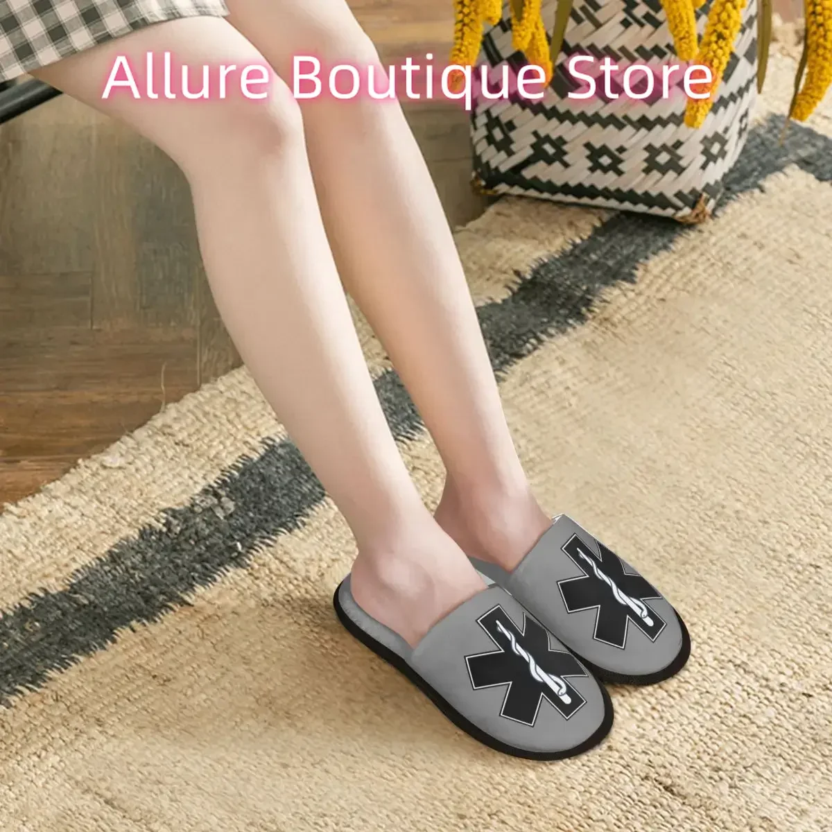 شباشب ناعمة من Of Life مع شباشب من الإسفنج الذكي للنساء من Emt أحذية منزلية للسبا برمز طبي في حالات الطوارئ