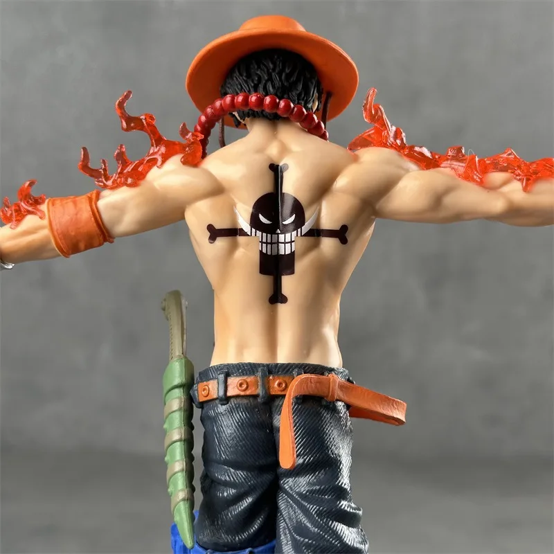 Pirate King Ace Cross Back Anime Handbetriebene Actionfigur Weißer Bart Thema Desktop Display Spielzeug Sammlerstück
