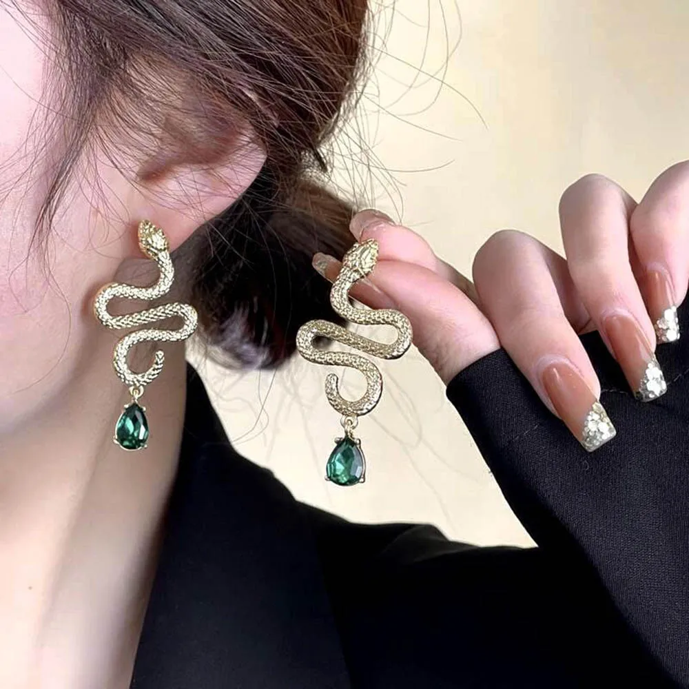 Avant-garde Sexy and Exaggerated Halloween Snake Shaped Clip Earrings for Women Gothic Personalized Trend Girl Rock Jewelry