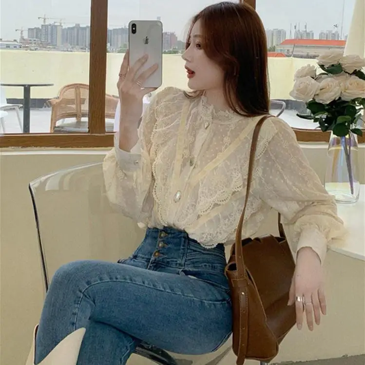 

Women's New Style of Fashionable Lace Shirt with Ruffle Temperament Slim Bottoming Outfit