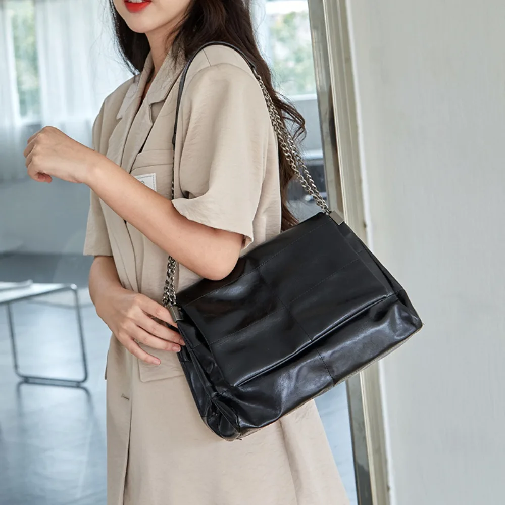 

New fashionable versatile large-capacity commuter bag trendy chain messenger bag shoulder bag large bag tote bag stray bag