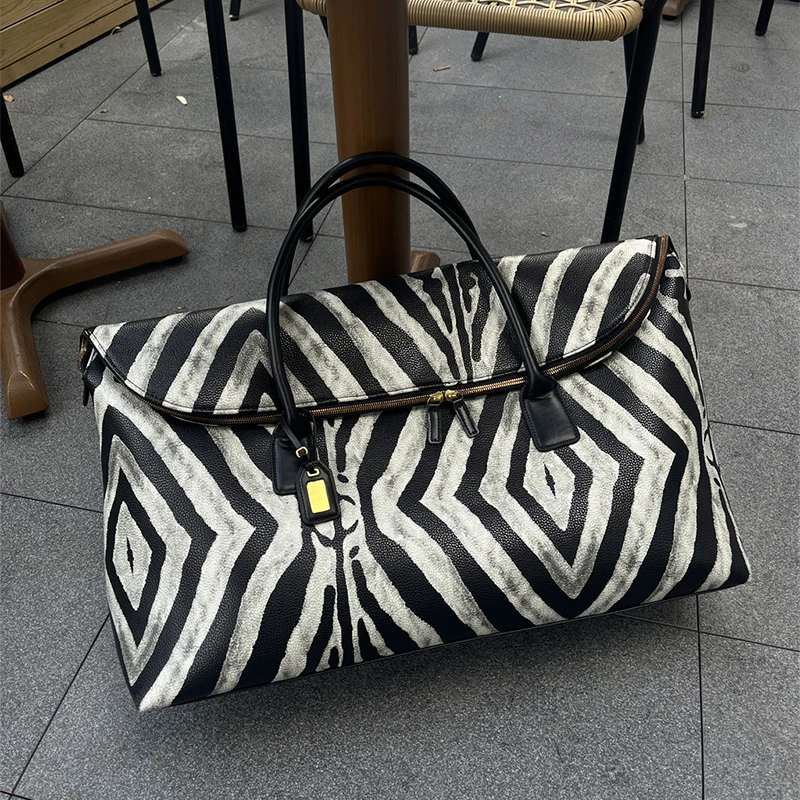 Black And White Zebra Print Fashion Women\'s Handbag New Brand Fitness Bag Travel Bag Duffel Bag Large Capacity Crossbody Bag